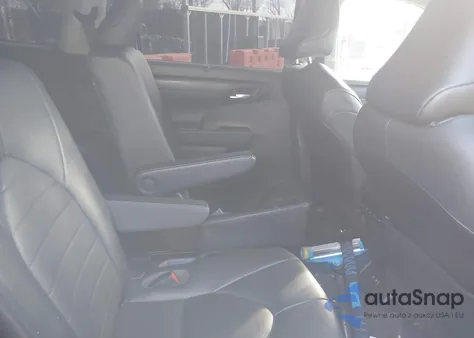 2020 Toyota Highlander Xle z USA, uszkodzony, nr VIN 5TDHZRBH0LS501567